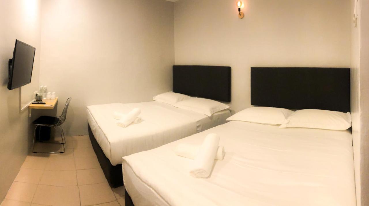 Hotel Hako Xpress Tmn Skudai Baru Esterno foto