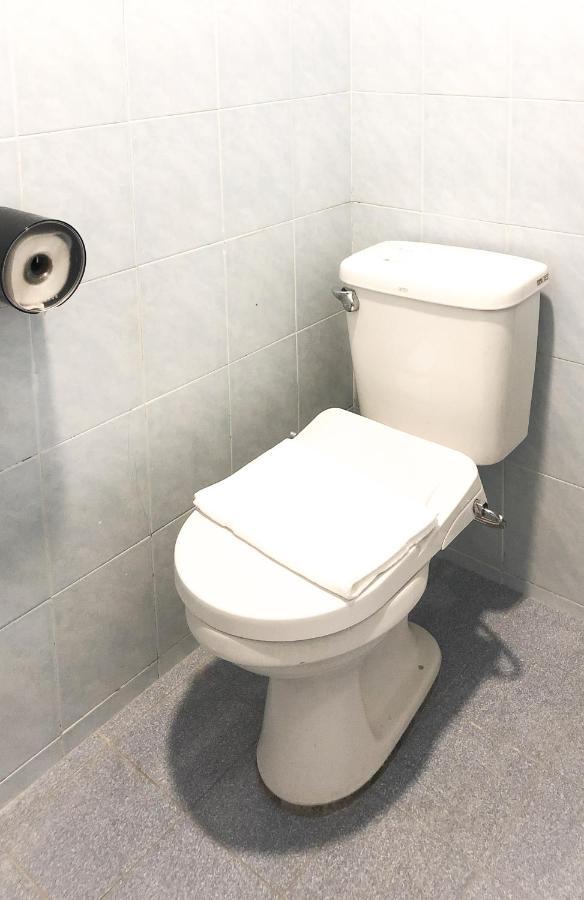 Hotel Hako Xpress Tmn Skudai Baru Esterno foto