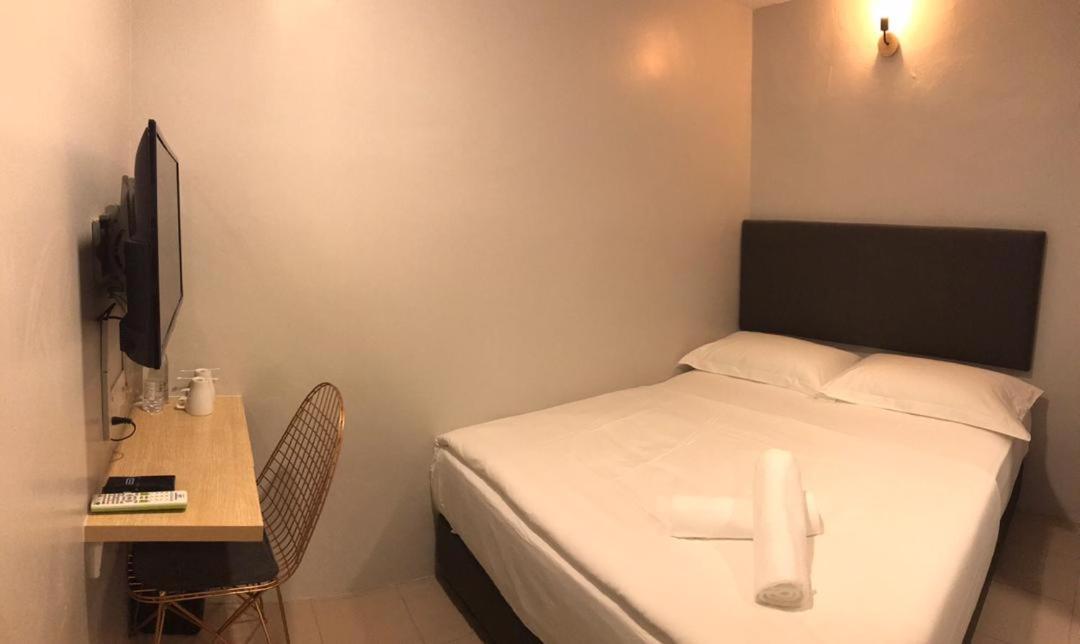 Hotel Hako Xpress Tmn Skudai Baru Esterno foto